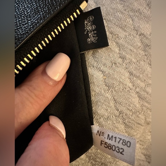 NEW!! COACH Corner Zip Wristlet – Black/Gold - Picture 5 of 5